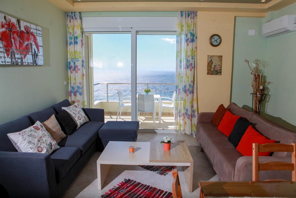Blue Sea Apartments Sarandë Exteriör bild