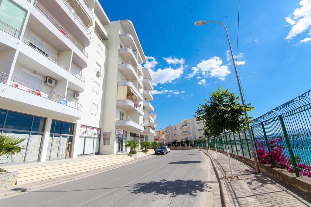Blue Sea Apartments Sarandë Exteriör bild