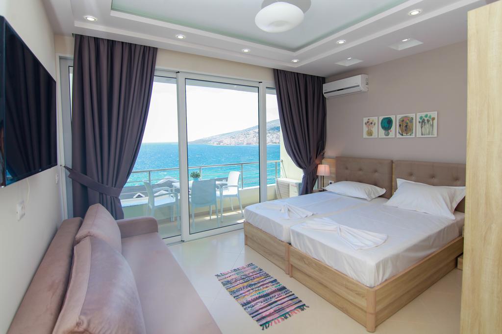 Blue Sea Apartments Sarandë Exteriör bild