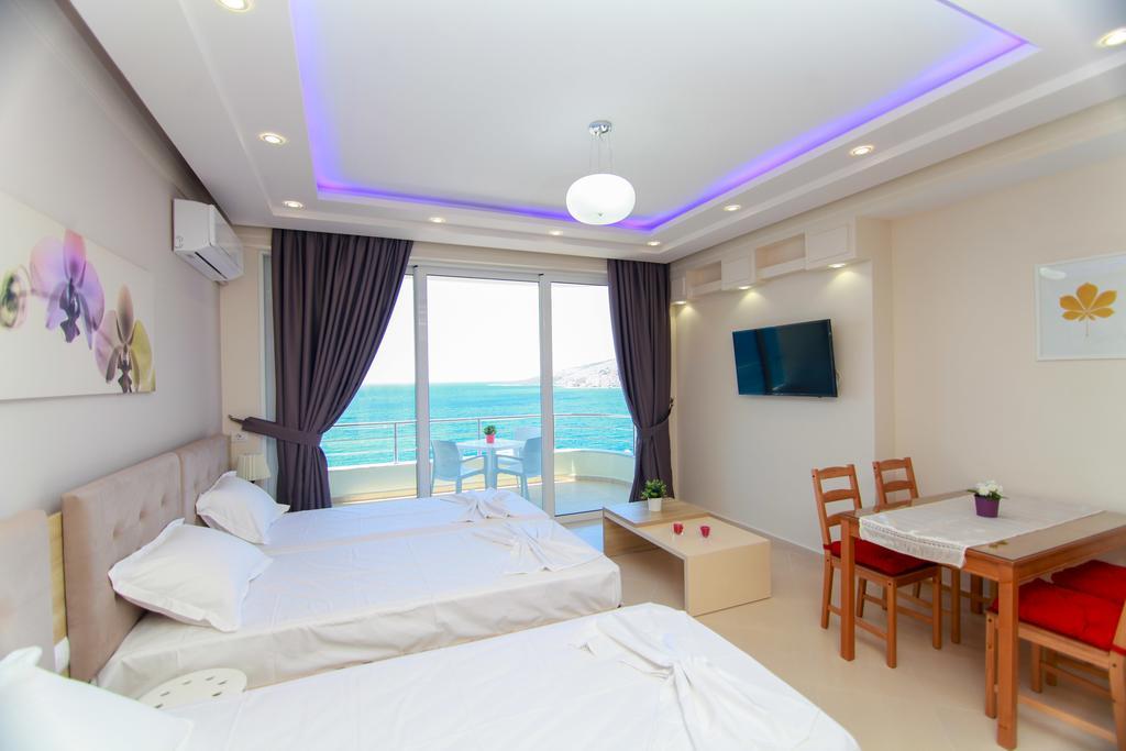 Blue Sea Apartments Sarandë Exteriör bild